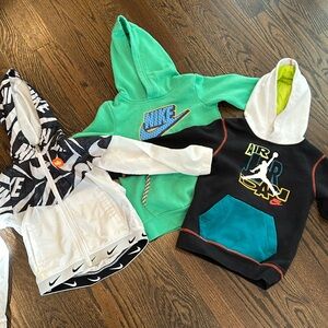 Nike bundle size 5-6 sweatshirts